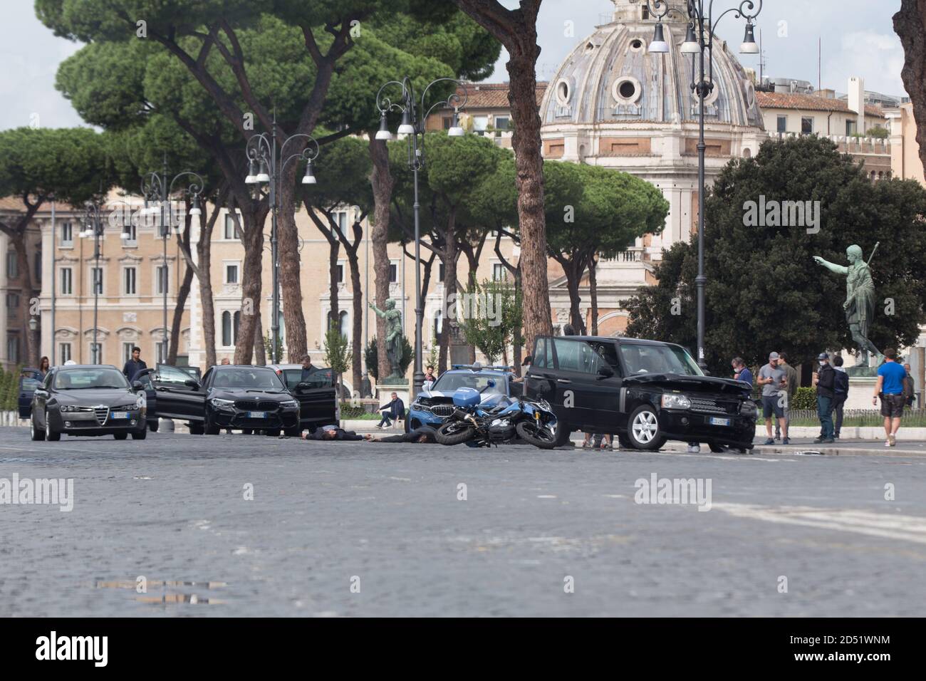 Roma, Italie. 12 octobre 2020. Vue de via dei Fori Imperiali pendant le tournage du film Mission Impossible 7 (photo de Matteo Nardone/Pacific Press) Credit: Pacific Press Media production Corp./Alay Live News Banque D'Images