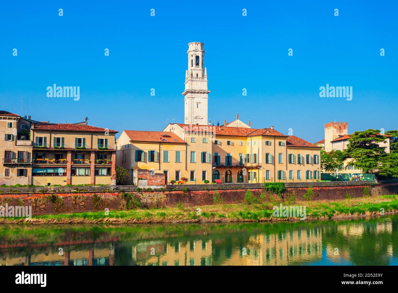 La cathédrale de Vérone vue panoramique aérienne à Vérone, Vénétie en Italie Banque D'Images