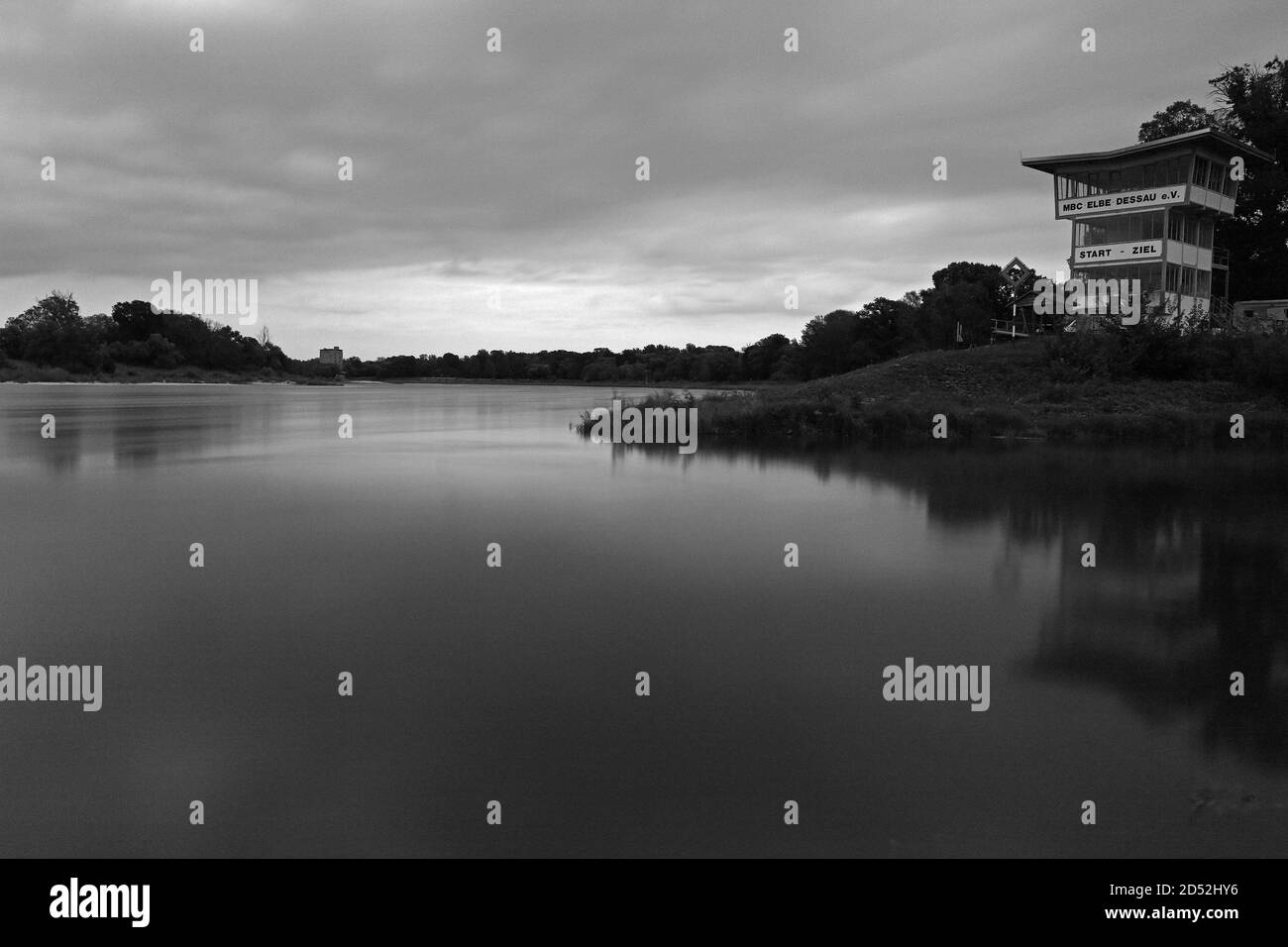 Lumière du soir avec vue sur l'Elbe à Dessau près Leopoldshaven Banque D'Images