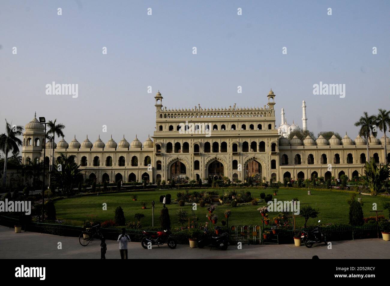 Bara Imambara, également connu sous le nom de mosquée Asfi, est un complexe d'imambara à Lucknow, Uttar Pradesh (UP) Inde construit par Asaf-ud-Daula, le Nawab d'Awadh en 178 Banque D'Images