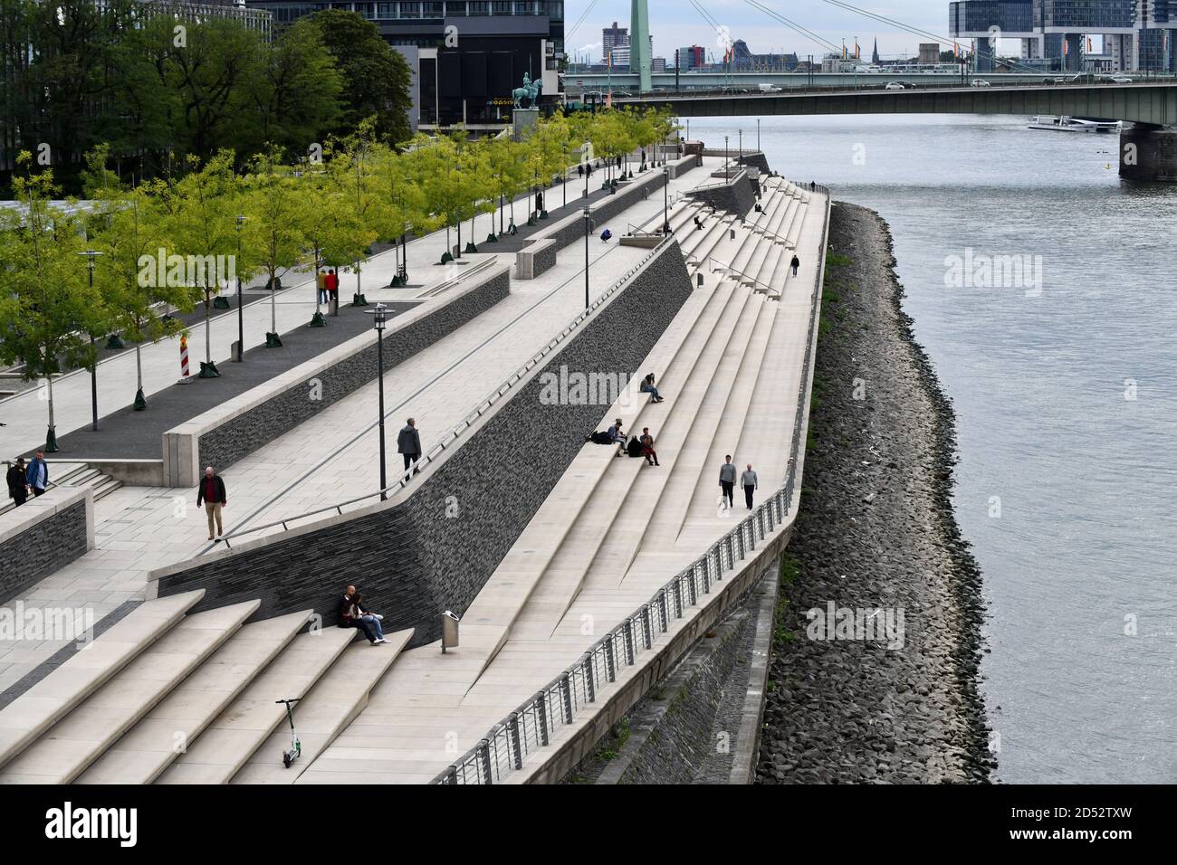Cologne, Allemagne, 2020. Promenade en bord de mer sur le Rhin à Cologne Banque D'Images