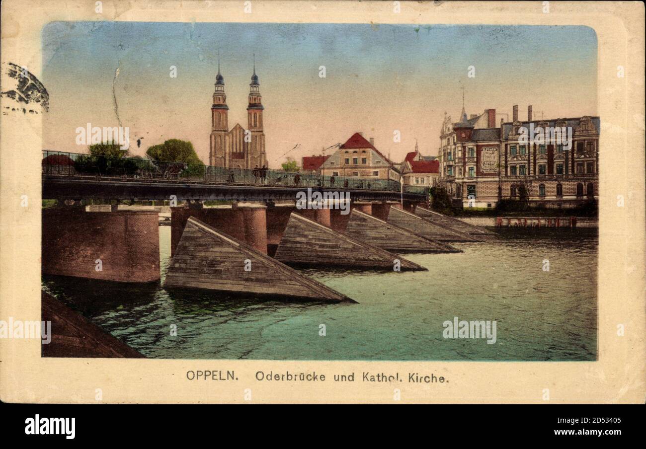 Opole Oppeln Schlesien, Oderbrücke und Katholische Kirche | utilisation dans le monde entier Banque D'Images