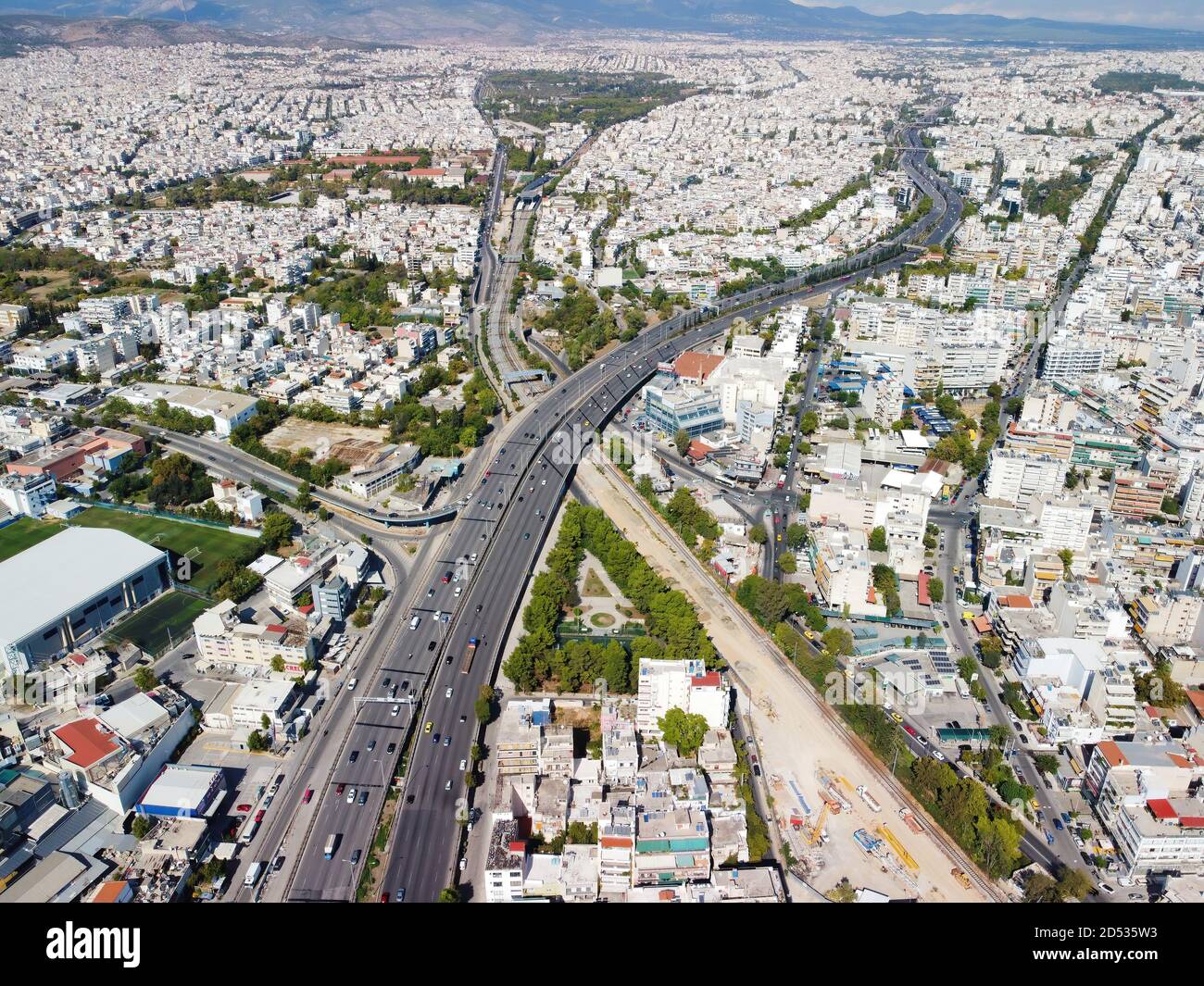 Vue aérienne du paysage urbain d'Athènes et de l'avenue Kifisos Banque D'Images