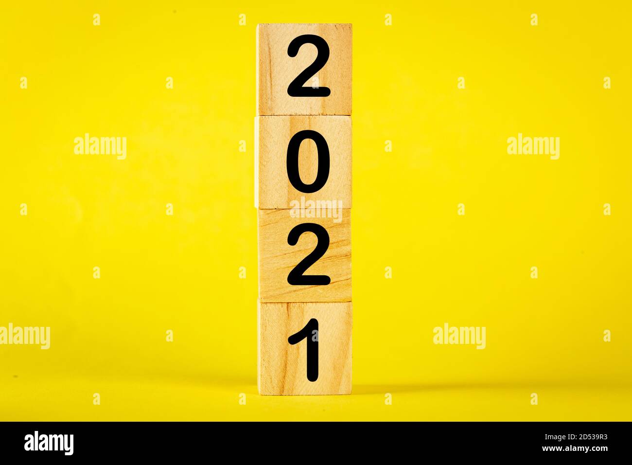 La nouvelle année 2021 sur les cubes de bois Banque D'Images