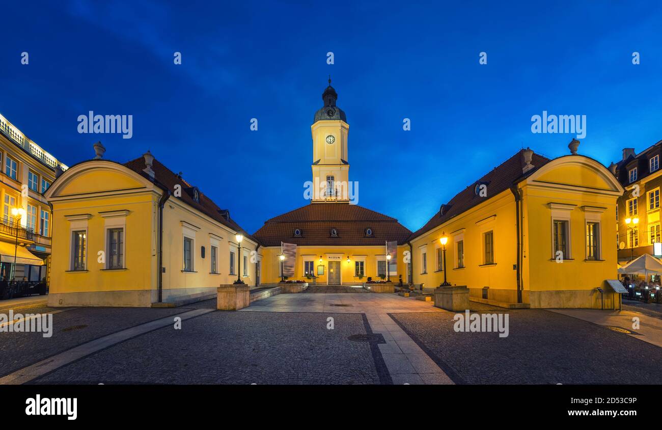 Bialystok, Pologne. Image HDR de l'hôtel de ville historique au crépuscule Banque D'Images