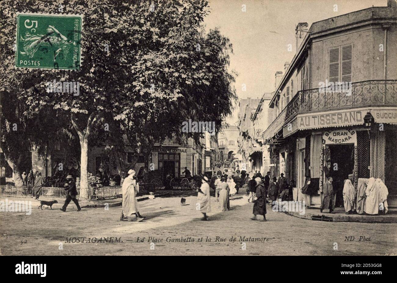 Mostaganem Oran Algerien, la place Gambetta et la rue de Matamore | utilisation dans le monde entier Banque D'Images