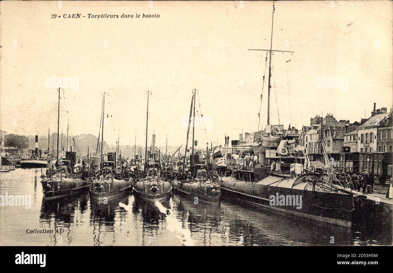 Caen, Französische Kriegsschiffe, Torpilleurs dans le bassin | utilisation dans le monde entier Banque D'Images