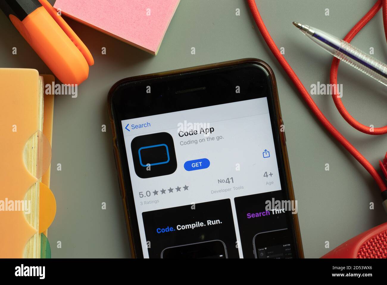 New York, États-Unis - 28 septembre 2020 : logo de l'application de code mobile sur l'écran du téléphone, illustration éditoriale Banque D'Images