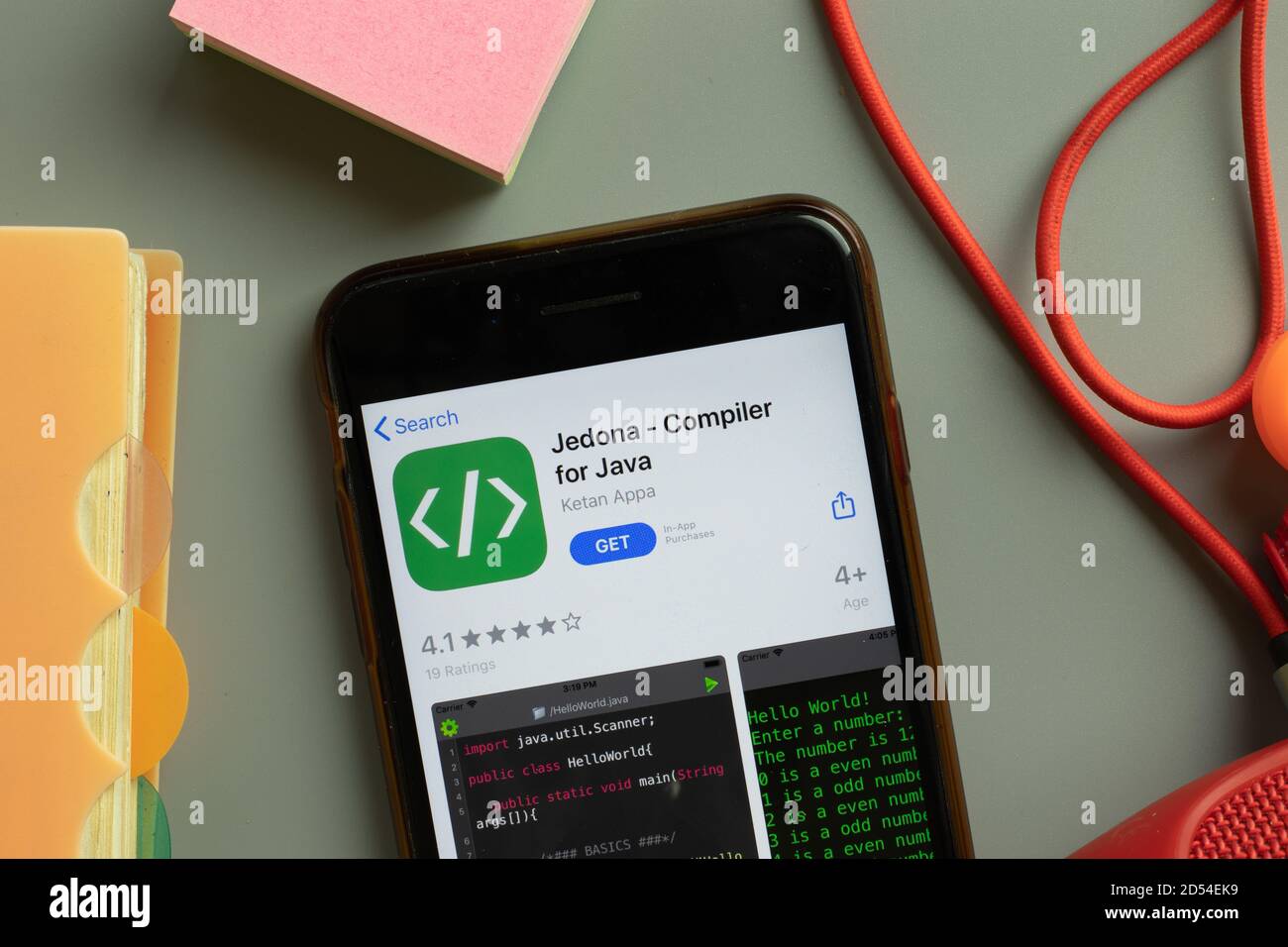New York, Etats-Unis - 28 septembre 2020 : Jedona Compiler pour Java Mobile App logo sur l'écran du téléphone, illustration Editorial Banque D'Images