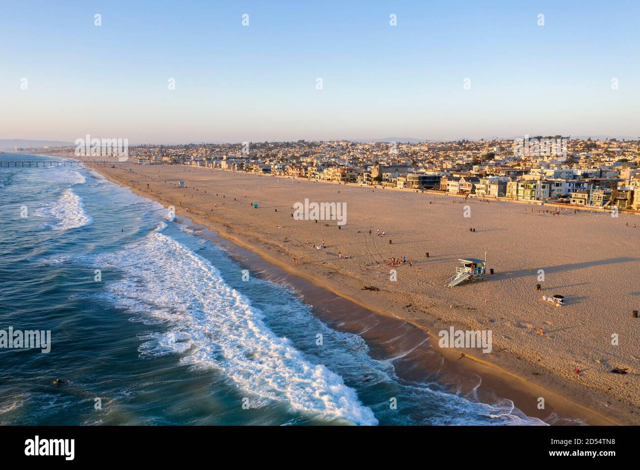 Vue aérienne sur le sable et le surf à Hermosa Beach, Californie Banque D'Images