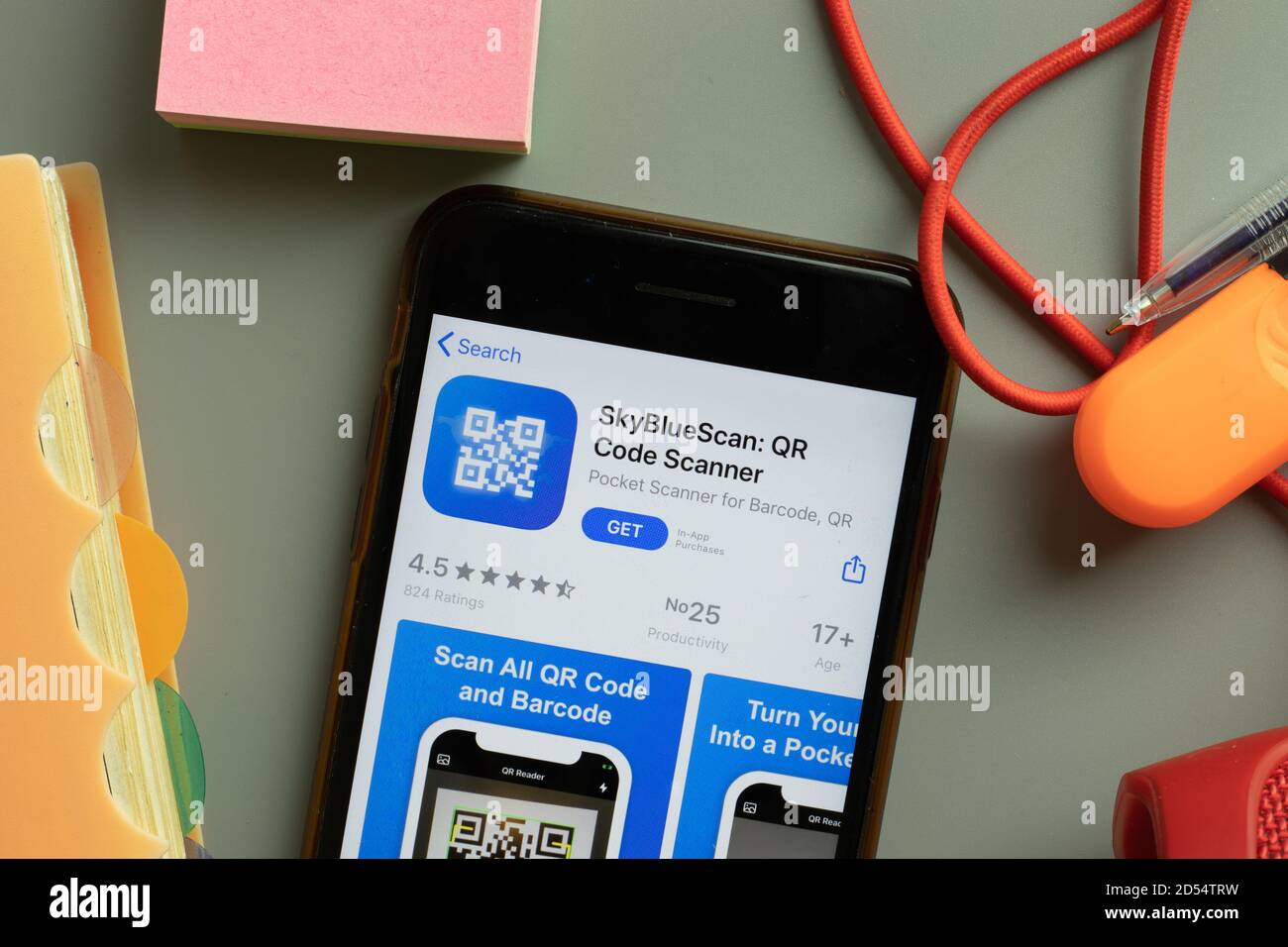 New York, Etats-Unis - 28 septembre 2020 : logo de l'application mobile du lecteur de code QR SkyBlueScan sur l'écran du téléphone, illustration éditoriale Banque D'Images