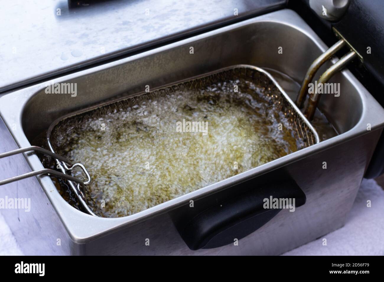 coxinhas, encas frits de la fête brésilienne, farcis au poulet Banque D'Images