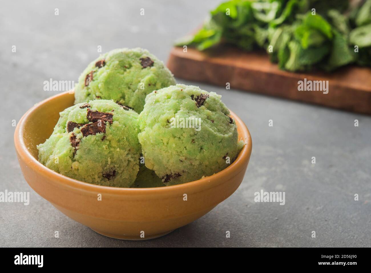 Glace à la menthe et à la puce au chocolat Banque D'Images