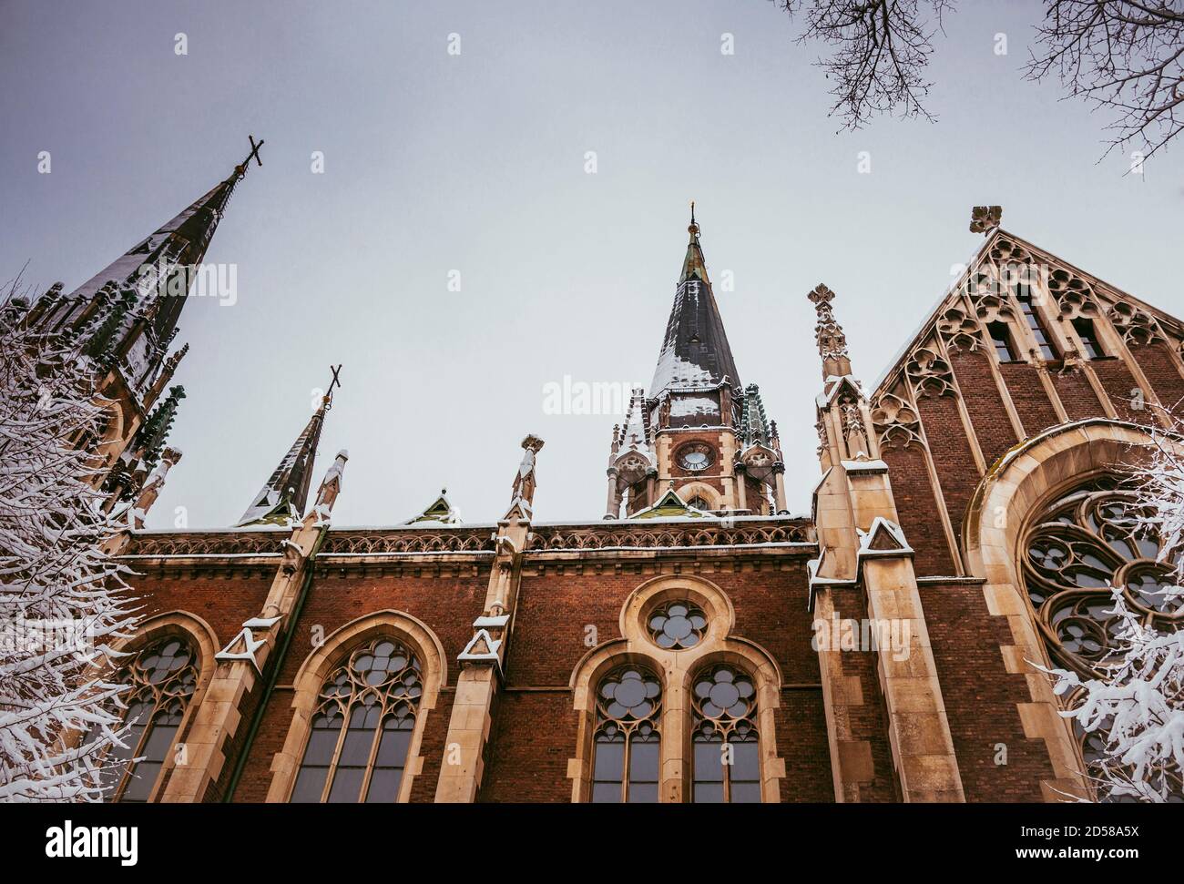 Église catholique grecque de STS. Olha et Elizabeth en hiver. Ville de Lviv, Ukraine Banque D'Images