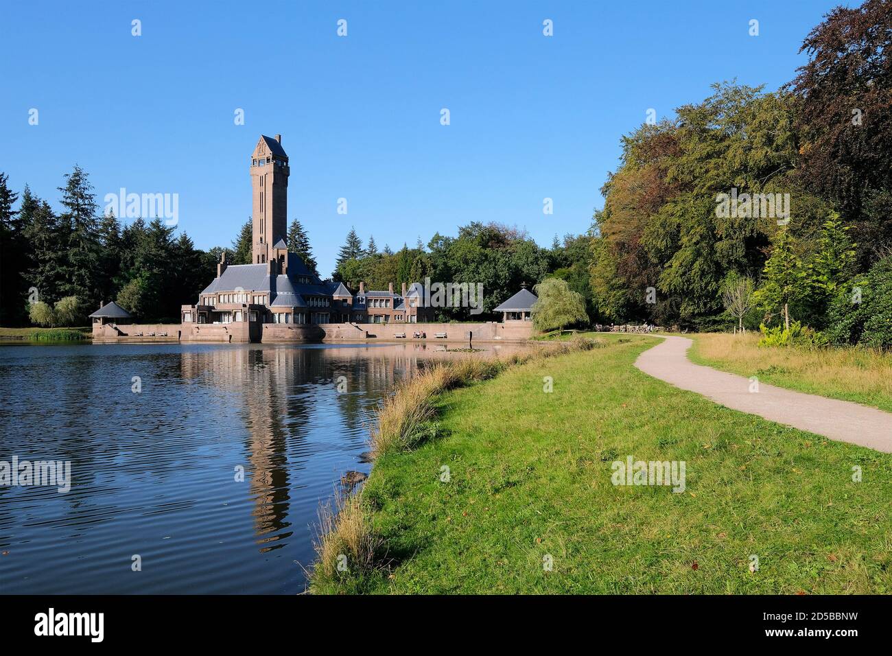 Pavillon de chasse Saint-Hubertus dans le Parc National de Hoge Veluwe avec le musée Kröller-Müller, province de Gelderland, pays-Bas. Banque D'Images