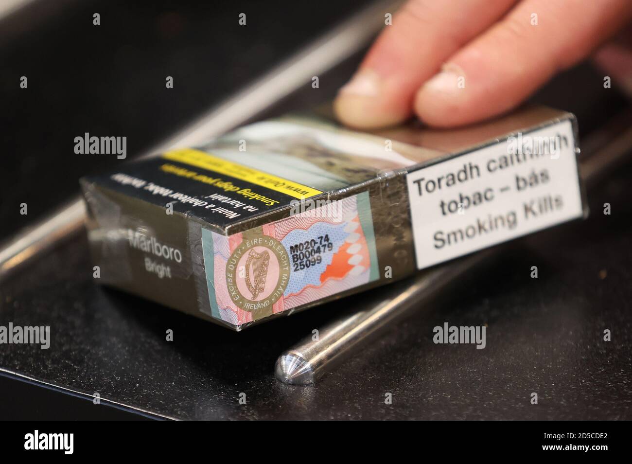 elfbar nachfüll pod läuft aus Un paquet de cigarettes dans un magasin local en Irlande, qui va augmenter  de 50 pour cent un paquet pour 20 cigarettes, portant le coût moyen d'un  paquet à ???14, a annoncé
