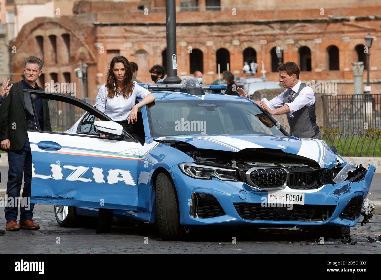 Rome, Italie. 12 octobre 2020. L'acteur Tom Cruise et l'actrice Hayley Atwell agissant sur le tournage du film Mission Impossible 7 sur les forums impériaux à Rome. Rome (Italie), 12 octobre 2020 photo Samantha Zucchi Insidefoto crédit: Insidefoto srl/Alay Live News Banque D'Images