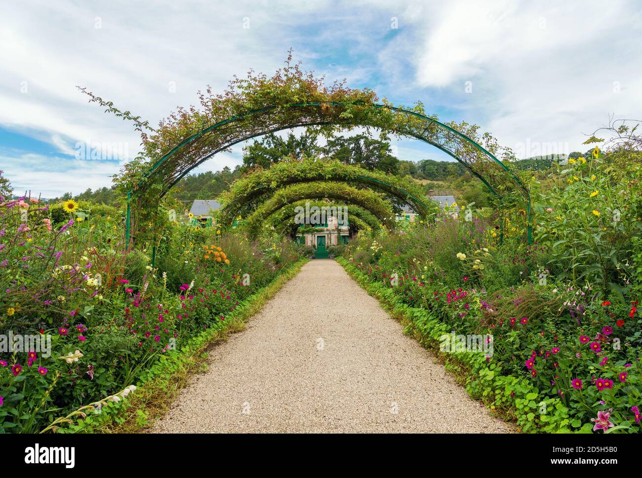 La maison de Monet et la voie des fleurs à Giverny - Giverny, France Banque D'Images