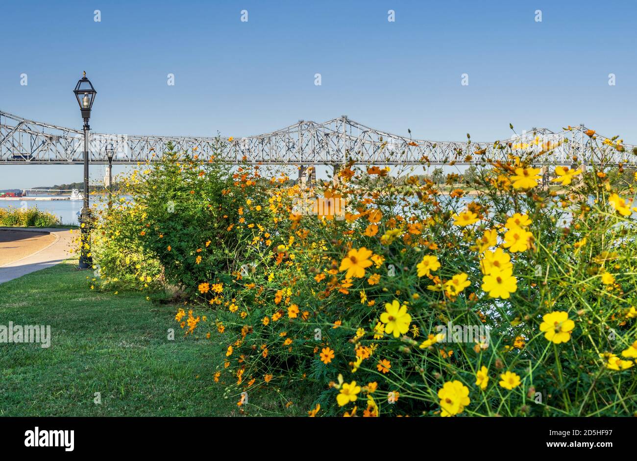 Pont du fleuve Mississippi de Natchez under the Hill à Vidalia, Louisiane, Natchez, Mississippi, États-Unis. Banque D'Images