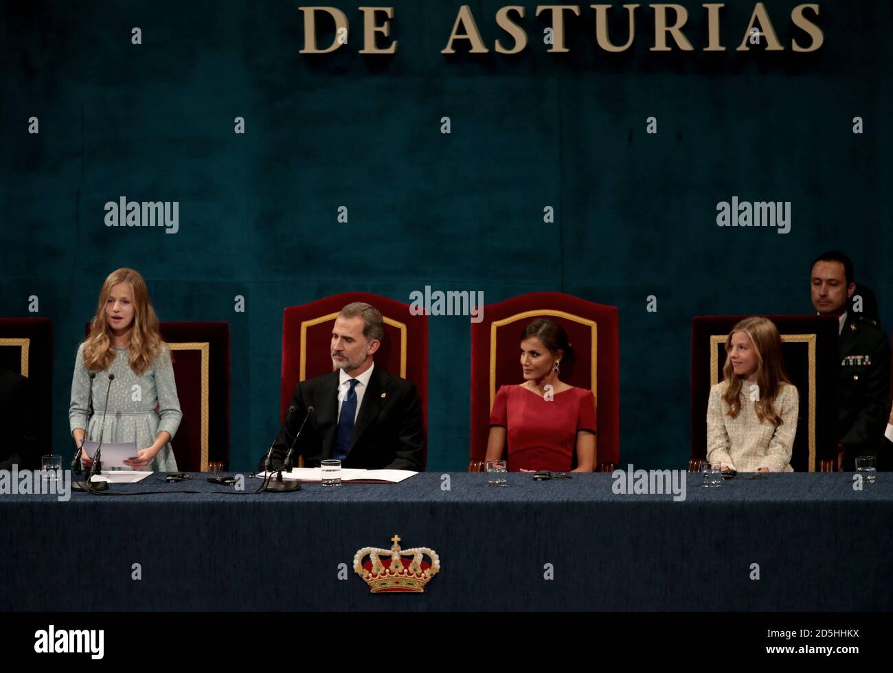 Oviedo, Espagne; 18/10/2019.- Archive photos. La famille royale espagnole, le roi Felipe VI, la reine Letizia et Infanta Sofia accomodany la princesse Leonor dans sa première participation aux prix qui portent son nom. Les prix de la princesse des Asturies 2020 seront décernés sans grand public. Le roi Felipe, la reine Letizia et Leonor arriveront à Oviedo jeudi pour la cérémonie de remise des prix qui aura lieu ce vendredi. En raison de la pandémie COVID-19 et cette fois-ci, le théâtre Campoamor ne sera pas le cadre de la cérémonie, mais la salle Covadonga de l'hôtel la Reconquista sera l'endroit où les rois seront Banque D'Images