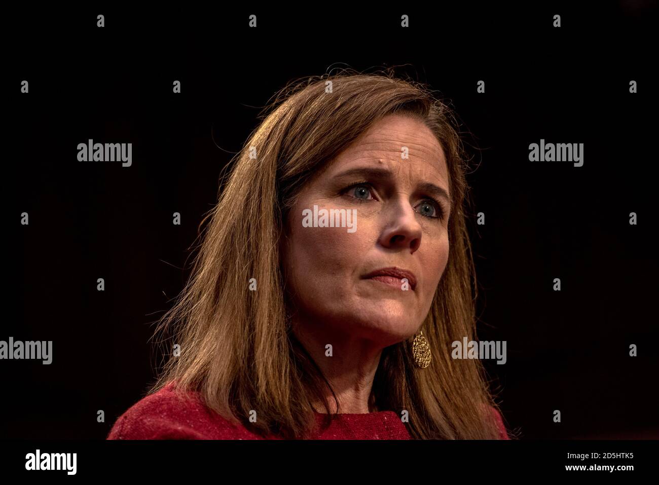 Washington, États-Unis d'Amérique. 13 octobre 2020. Amy Coney Barrett témoigne lors de ses auditions de nomination devant la Commission du Sénat des États-Unis sur la magistrature à Washington, DC le mardi 13 octobre 2020.Credit: Hilary Swift/Pool via CNP | usage dans le monde crédit: dpa/Alay Live News Banque D'Images