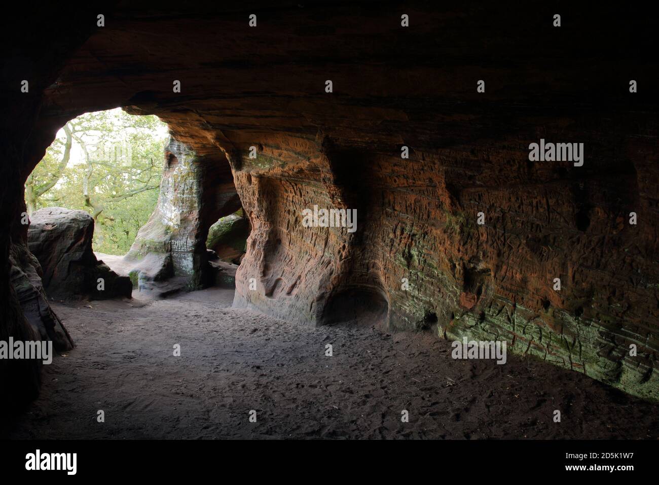 Dans le rocher de Nanny, une ancienne maison de rock sur le bord de Kinver, Staffordshire, Angleterre, Royaume-Uni. Banque D'Images