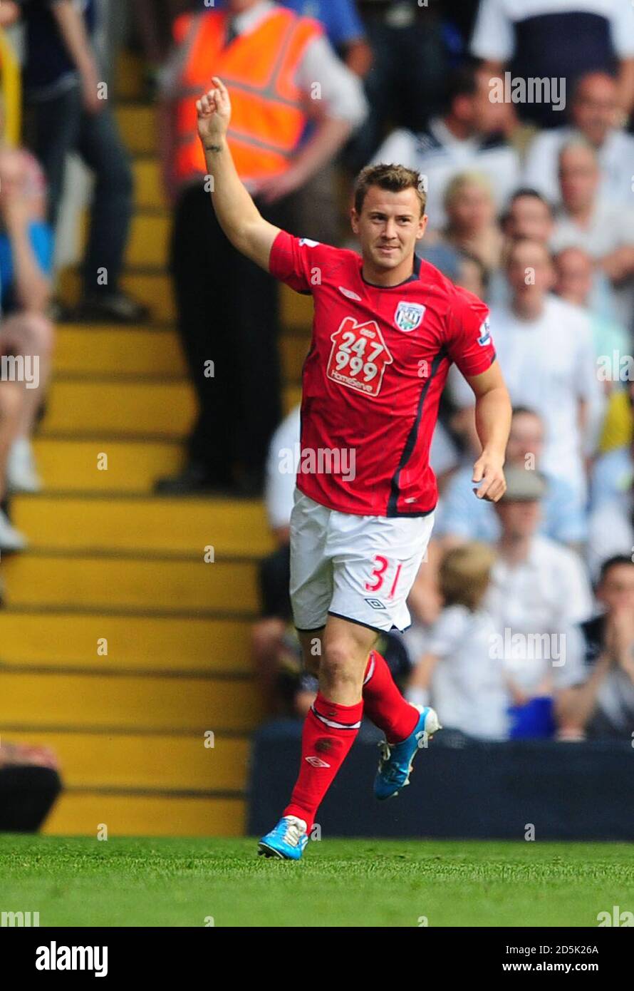 Simon Cox, de West Bromwich Albion, célèbre l'objectif d'égalisation Banque D'Images