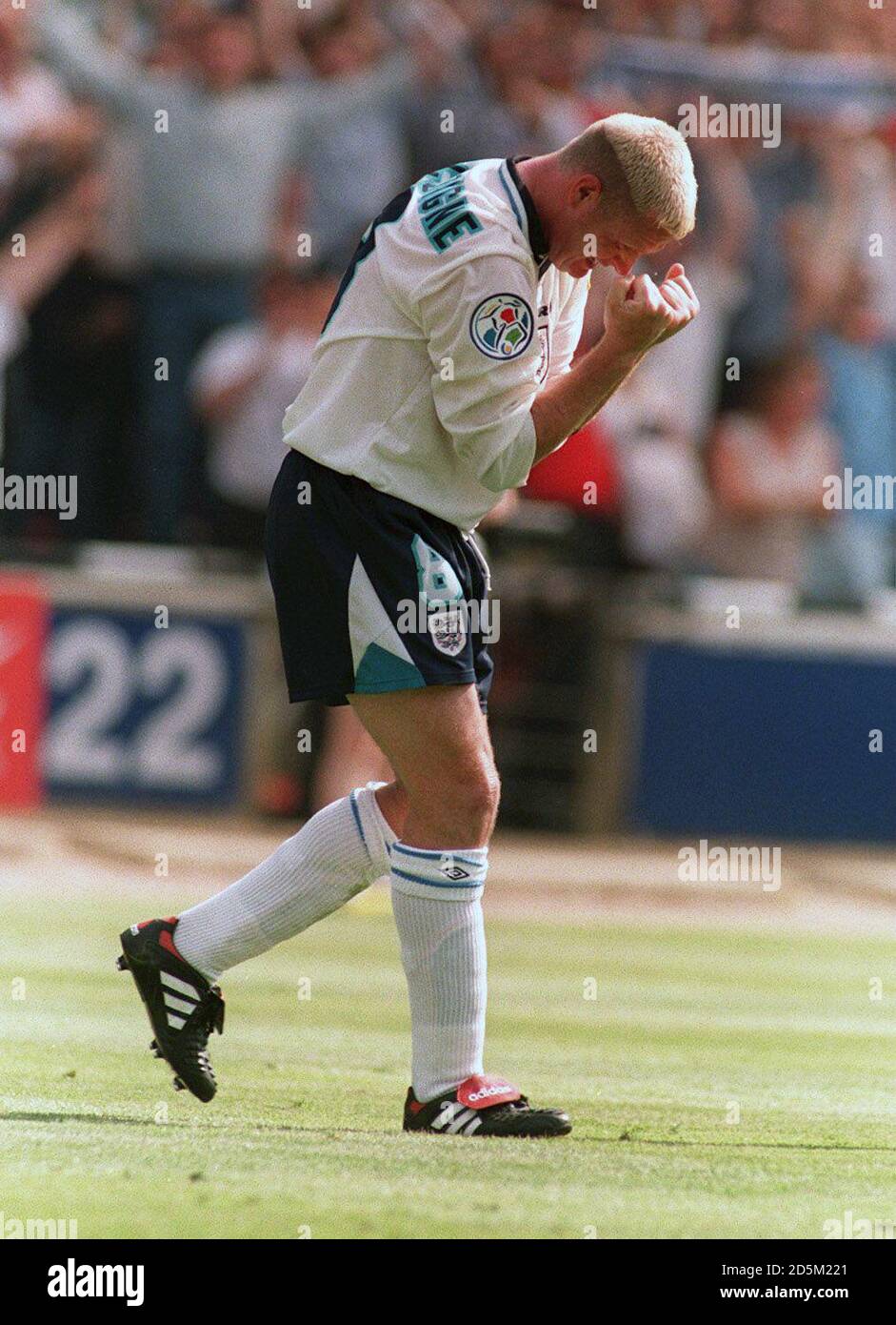Paul Gascoigne, signé et encadré, photo d'Angleterre : 96 euros