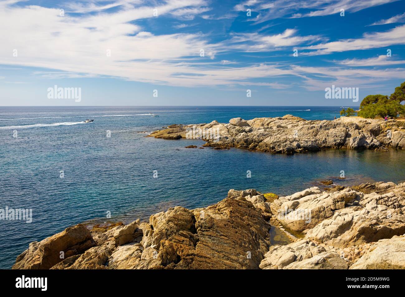 Vue sur Punta Pedrosa depuis Eschells of font sur la route côtière de sa Conca à Platja d'Aro. Sant Feliu de Guixols, Costa Brava, Catalogne, Espagne Banque D'Images