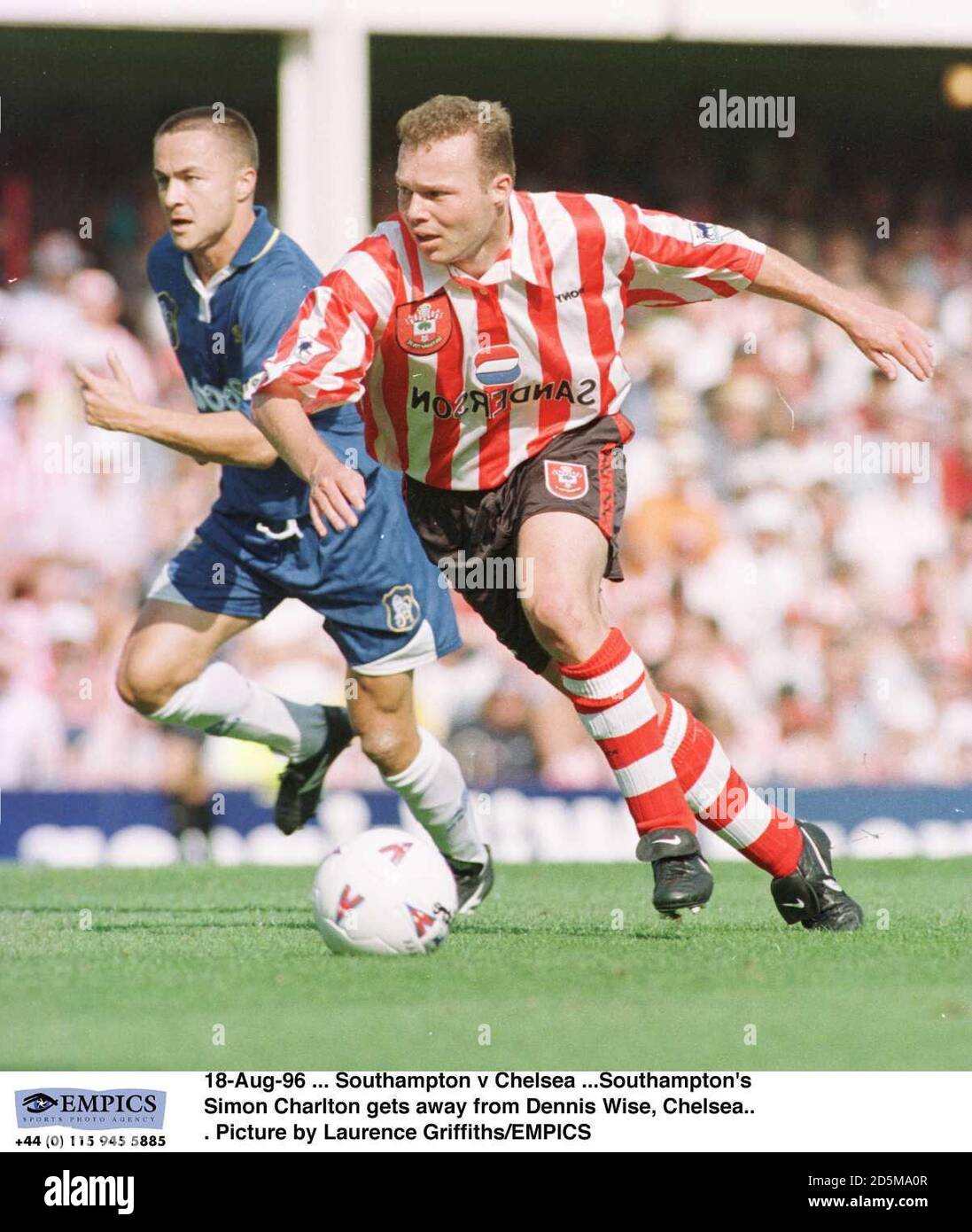 Simon Charlton de Southampton s'éloigne de Dennis Wise, Chelsea Banque D'Images