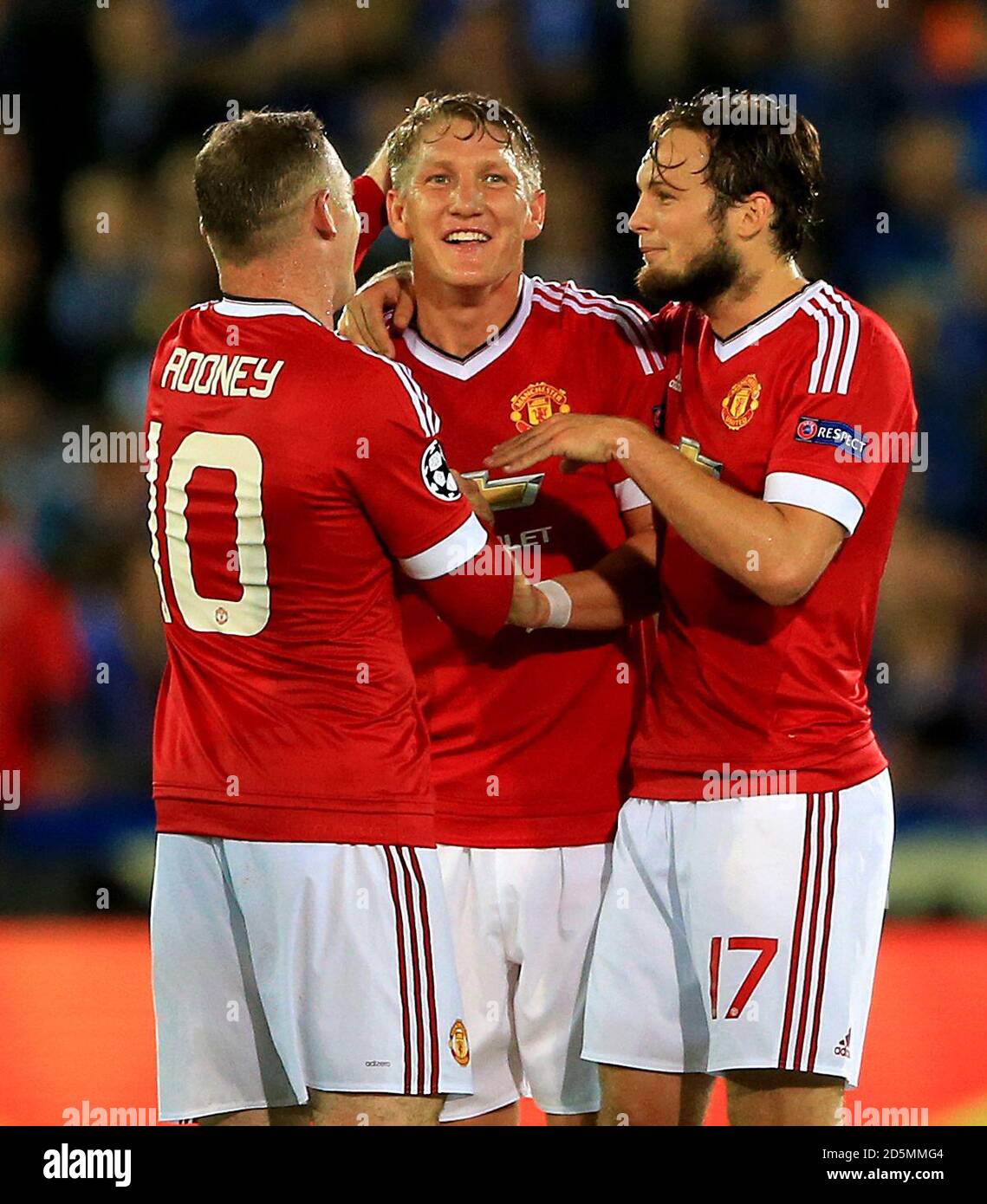 Wayne Rooney (à gauche), Bastian Schweinsteiger (au centre) et Daley Blind célèbrent après le match. Banque D'Images