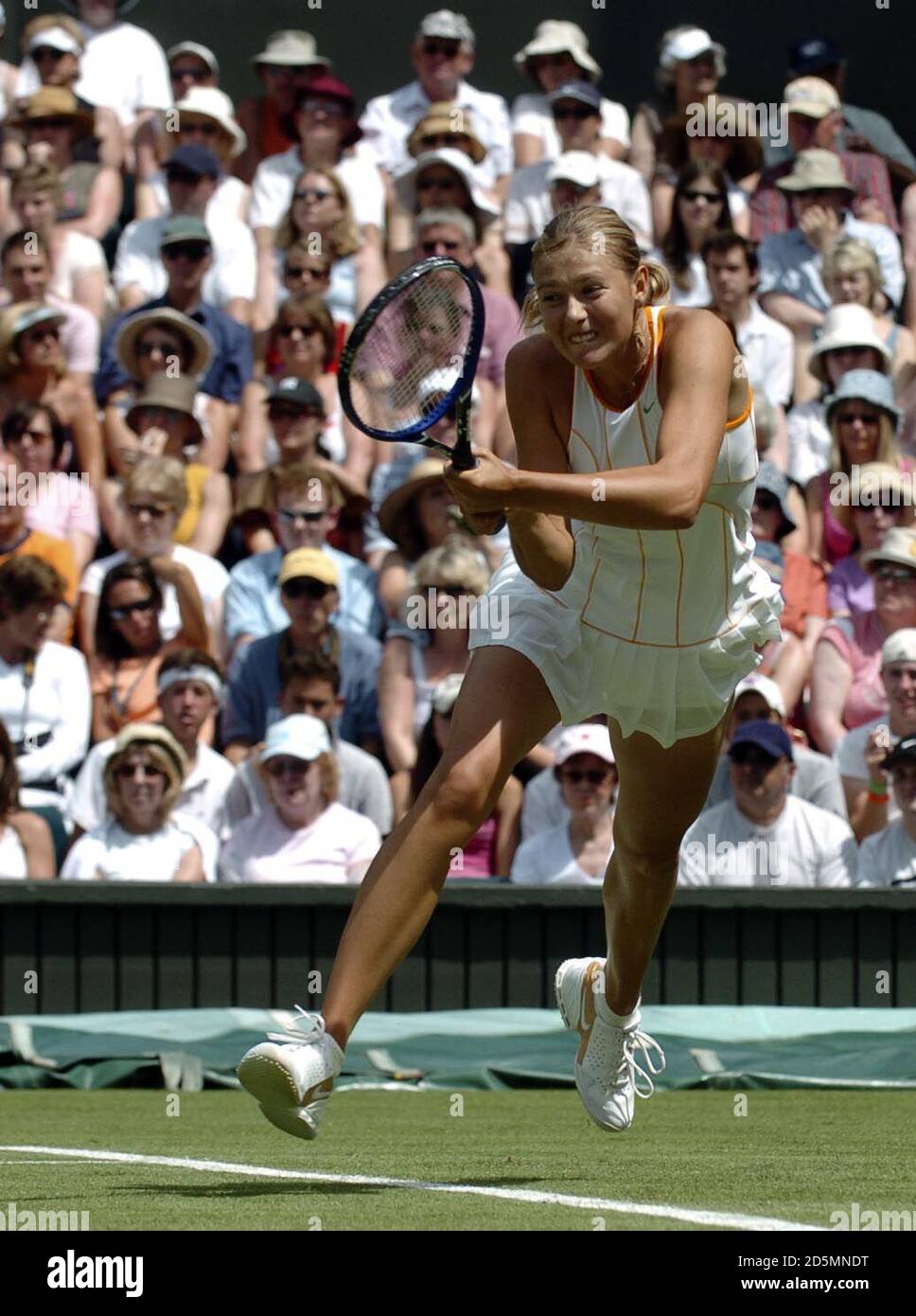 Maria Sharapova, de Russie, en action lors de son premier tour Match contre Nuria Llagostera vives d'Espagne Banque D'Images