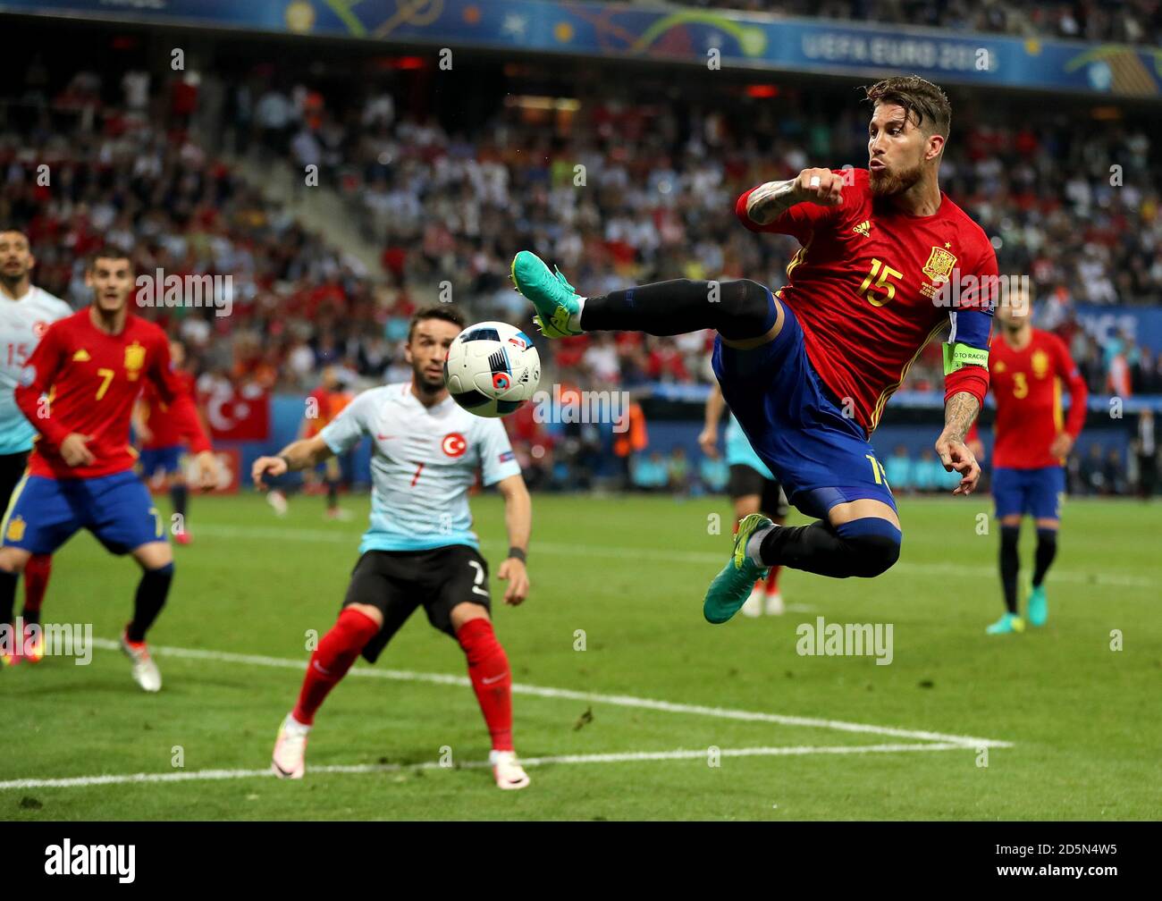 Sergio Ramos en action en Espagne Banque D'Images