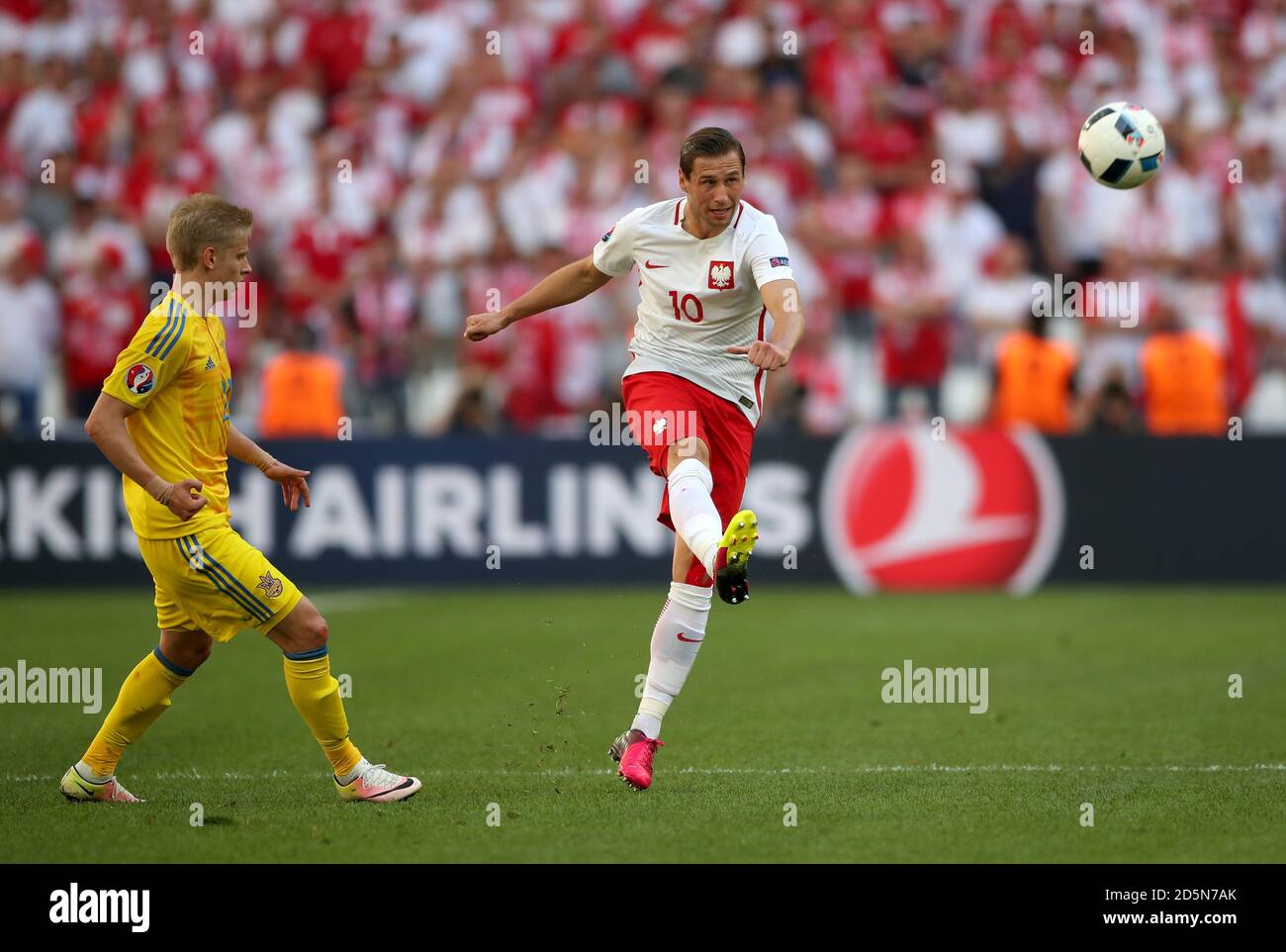 Grzegorz Krychowiak (à droite) en action Banque D'Images