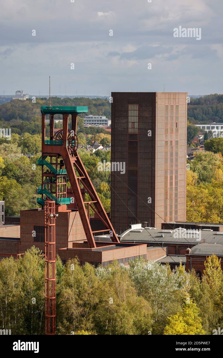 Essen, région de la Ruhr, Rhénanie-du-Nord-Westphalie, Allemagne - Zeche Zollverein, patrimoine mondial de l'UNESCO Zollverein, arbre de Zollverein 1/2/8, Foerderturm, PACT Zoll Banque D'Images