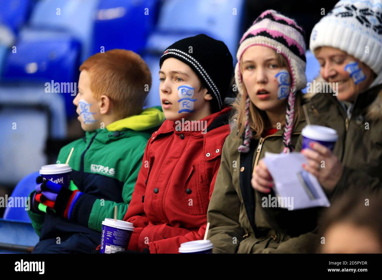 Les Supporters De La Ville De Birmingham Dans Les Tribunes Avant Le