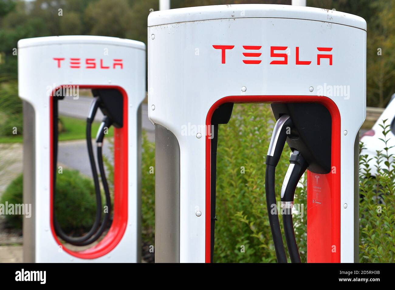 Station de charge Tesla pour voitures électriques à Liptovsky Mikulas, Slovaquie, le 8 octobre 2020. (CTK photo/Petr Svancara) Banque D'Images