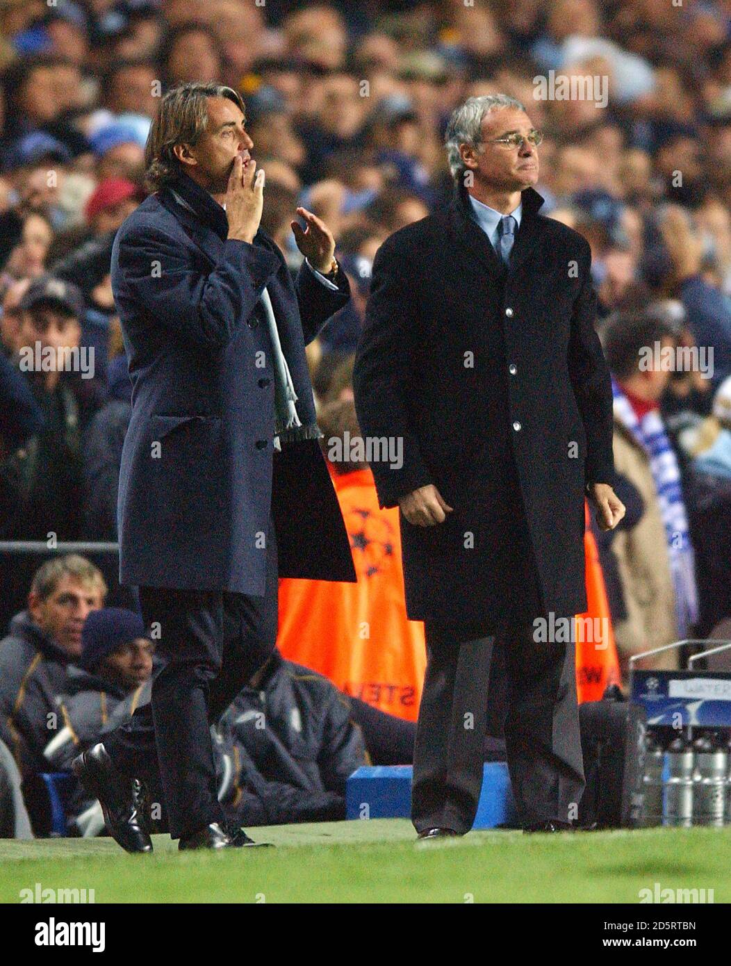 Roberto Mancini, directeur du Latium (à gauche), et Claudio Ranieri, directeur de Chelsea Banque D'Images