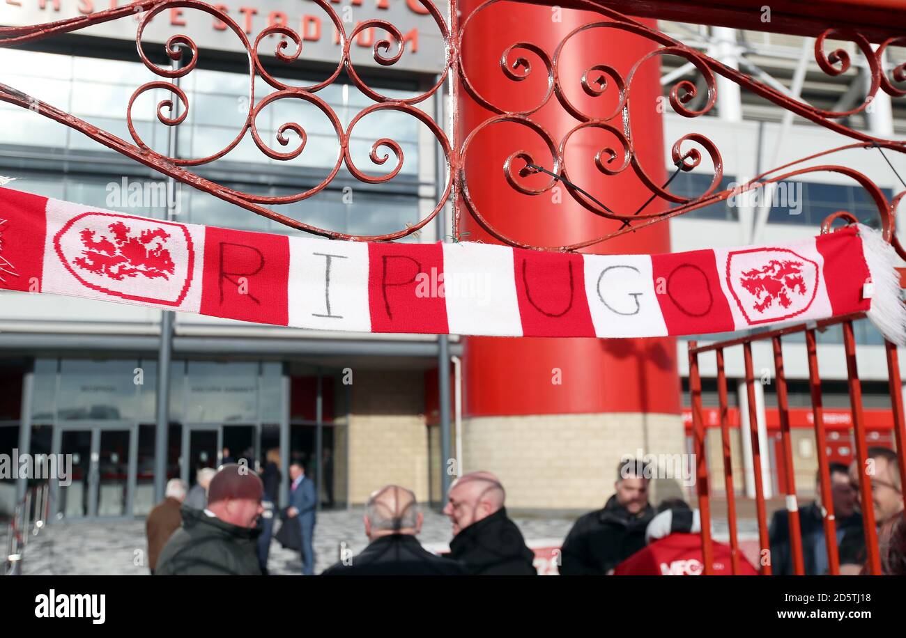 Une vue générale d'un foulard Middlesbrough en hommage à Ancien joueur Ugo  Ehiogu aux portes du Riverside Stade Photo Stock - Alamy