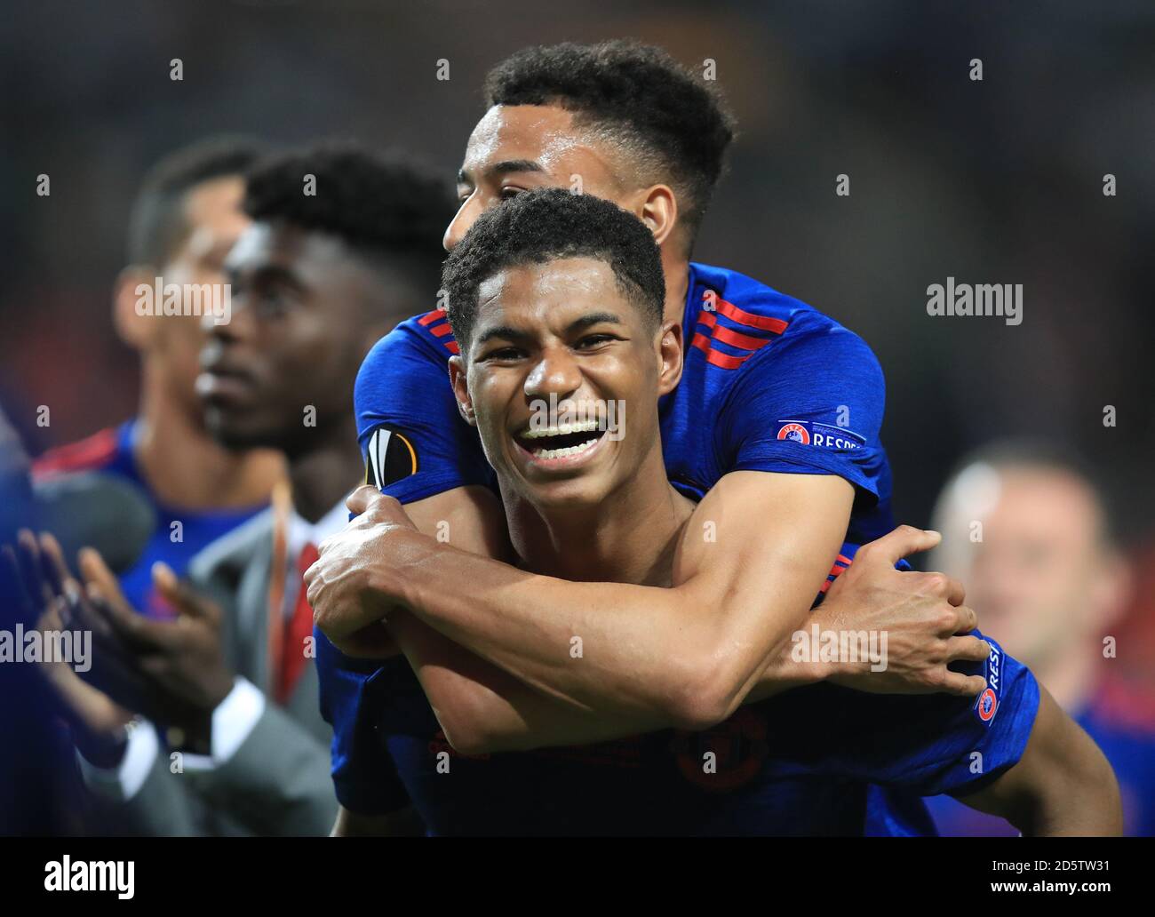 Marcus Rashford (avant) et Jesse Lingard de Manchester United célèbrent la victoire L'UEFA Europa League après le coup de sifflet final Banque D'Images