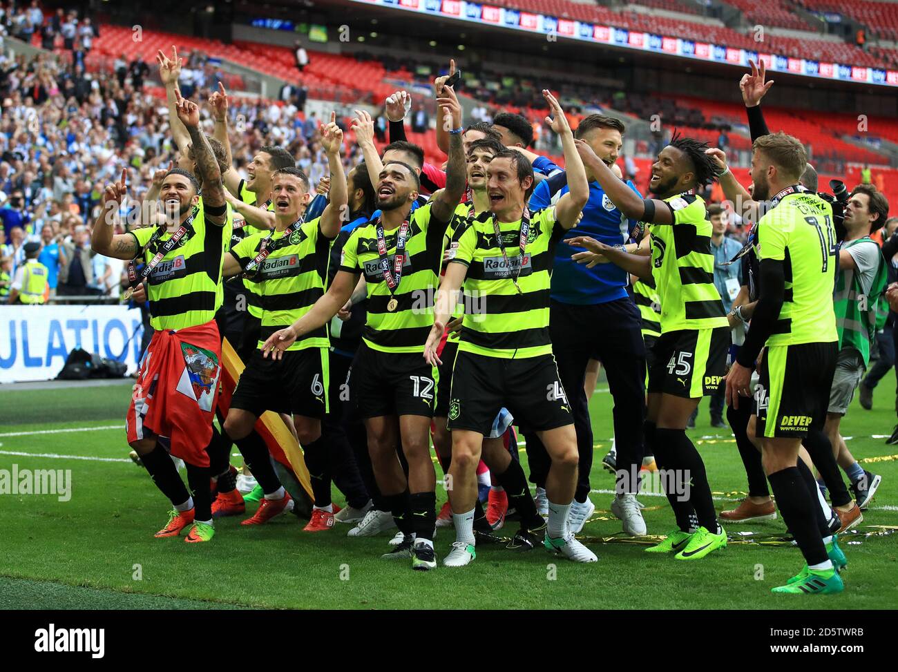 Les joueurs de Huddersfield Town célèbrent après la finale du championnat Sky Bet au stade Wembley, Londres, le 29 mai 2017 Banque D'Images