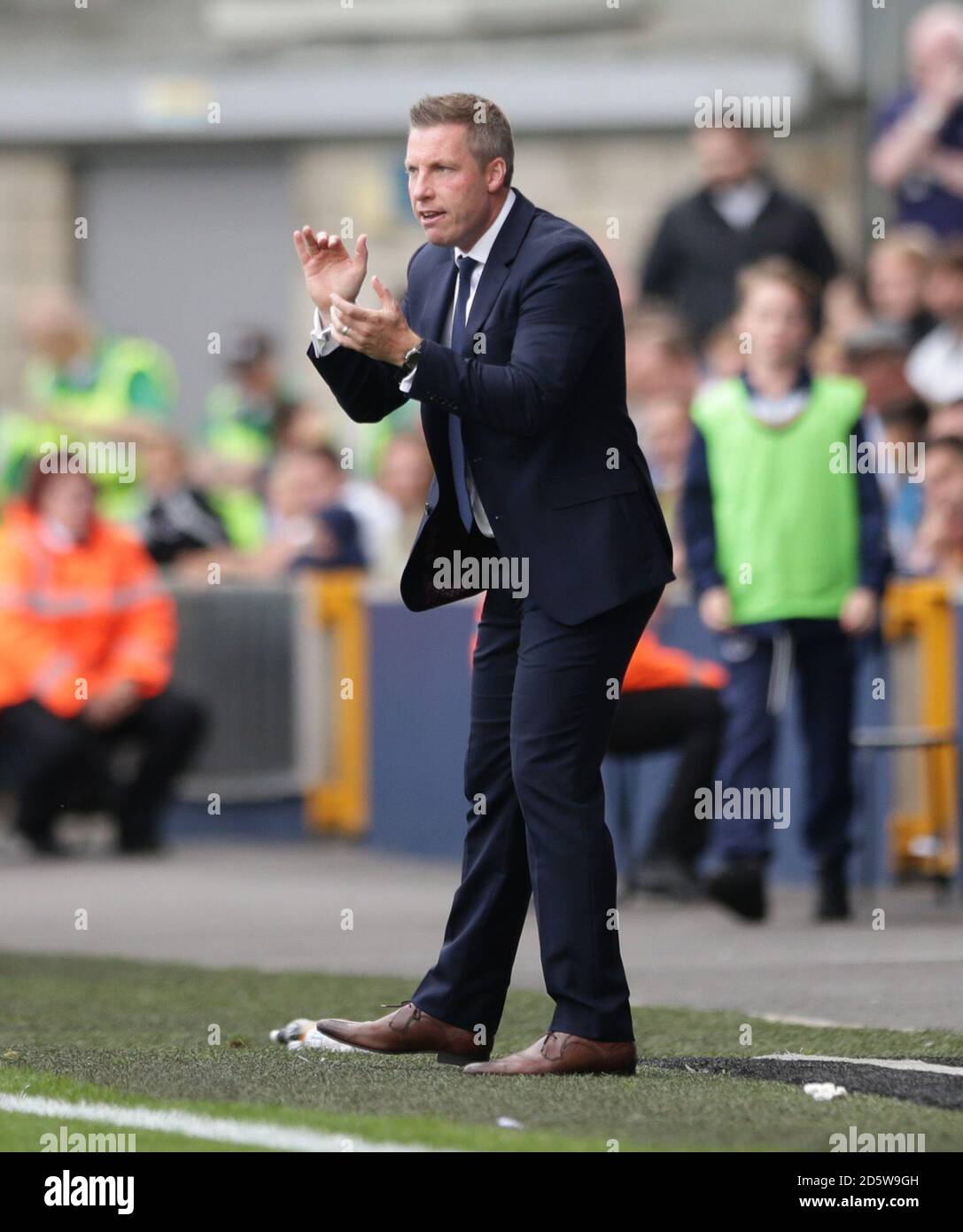 Neil Harris, responsable de Millwall, fait des gestes lors du match de son équipe contre Bolton Wanderers Banque D'Images