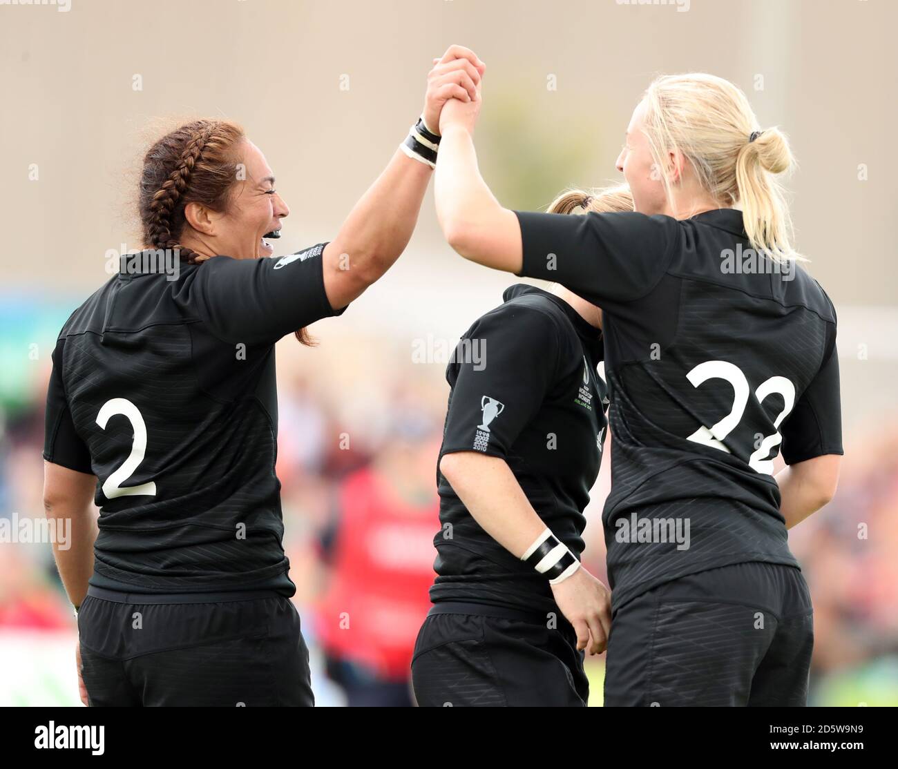 Aleisha Nelson, en Nouvelle-Zélande, et Rose Hopewell-Fong, à Hong Kong, fêtent leur match de rugby féminin de la coupe du monde au Billings Park. Banque D'Images