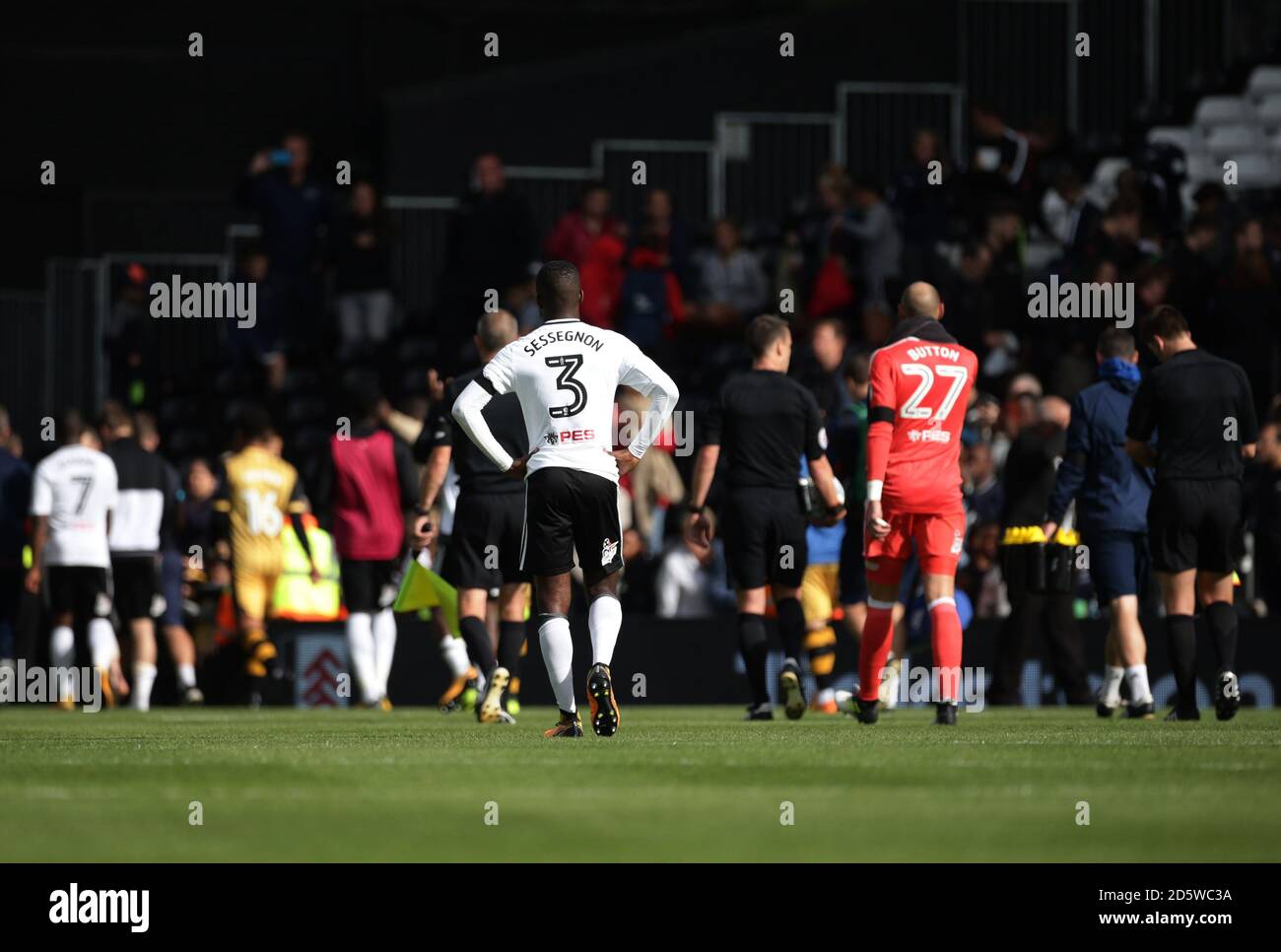 Ryan Sessegnon de Fulham part du terrain après la finale Siffler après la défaite contre Sheffield mercredi Banque D'Images