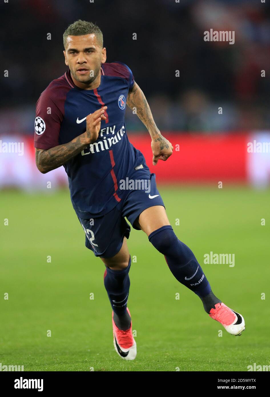 Le PSG officialise le recrutement de Dani Alves