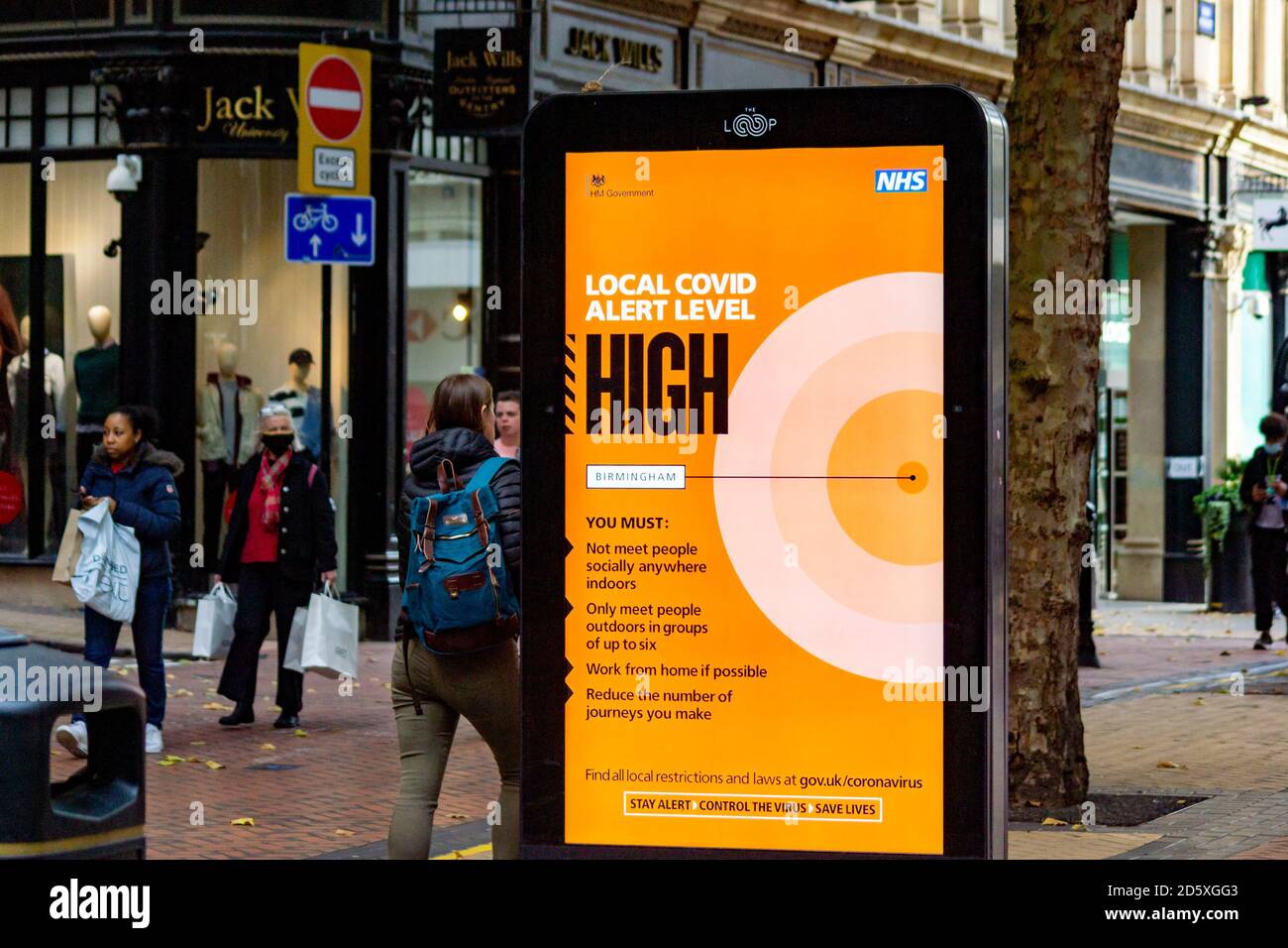 Le gouvernement du Royaume-Uni introduit un système d'alerte à trois niveaux pour les restrictions de verrouillage local COVID-19. Birmingham est dans la catégorie High Alert, niveau 2.co Banque D'Images