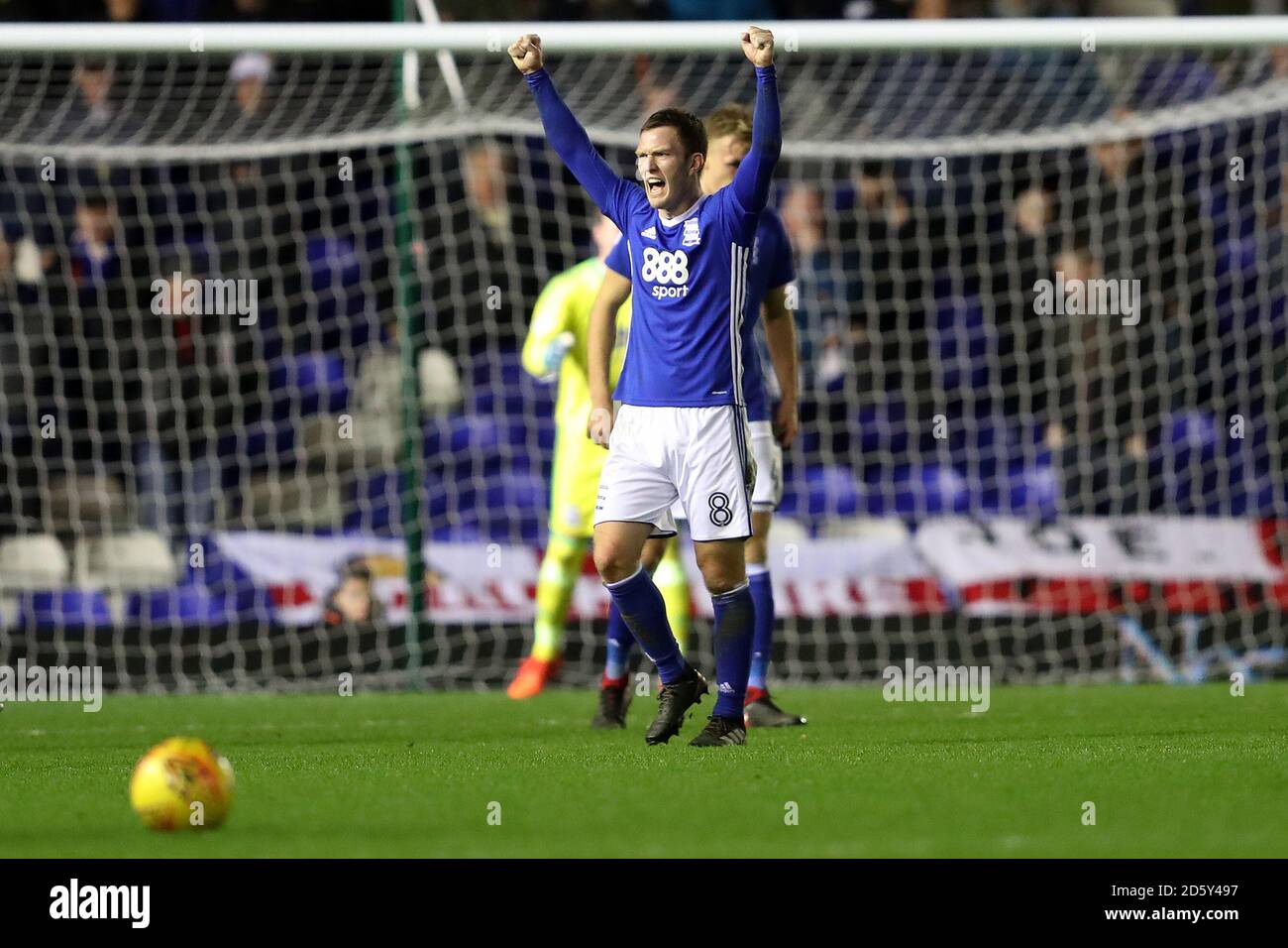 Craig Gardner, de Birmingham City, célèbre le coup de sifflet final Banque D'Images