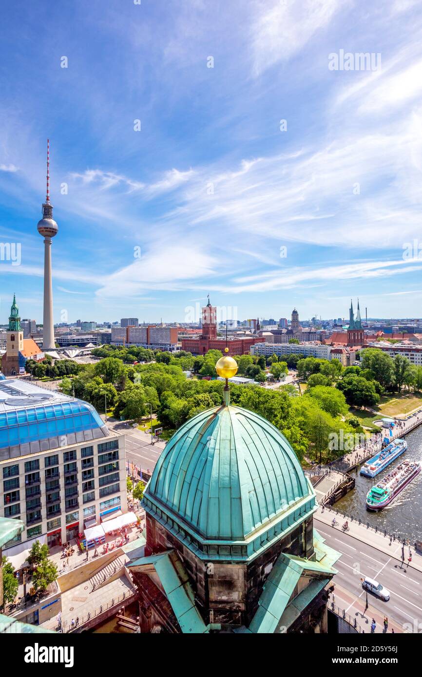 Vue sur la ville depuis le toit de la cathédrale de Berlin, Berlin, Allemagne Banque D'Images