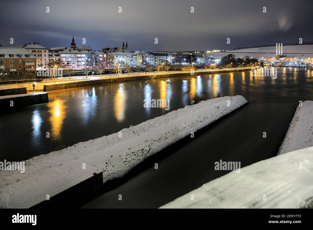 Allemagne, Bavière, Wuerzburg, rivière principale promenade de nuit Banque D'Images