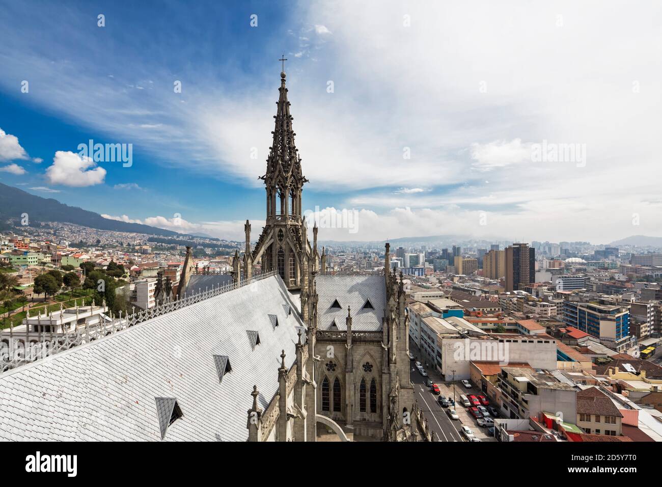 L'Équateur, Quito, clocher de la Basilique de la National Vow Banque D'Images